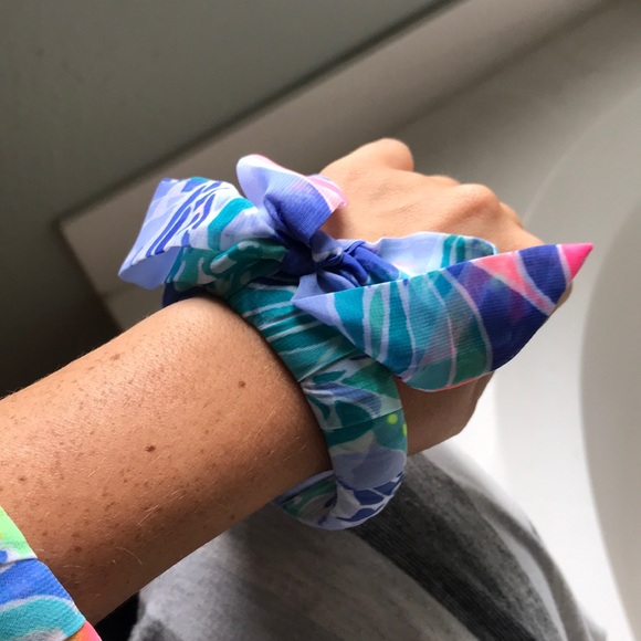 Lilly bracelet. - Picture 2 of 2